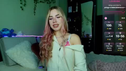 Snapshot of alicetenshi chatting on 10/07/25, 06:38 Sweet  Alice online show from 10/07/25, 06:38