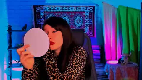 alicewelch_ online show from 10/18/25, 08:15