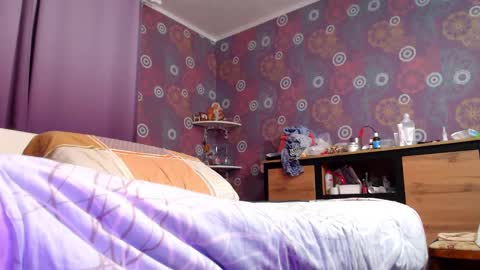 Snapshot of alicewetsquirt chatting on 01/31/25, 01:11 alicewetsquirt online show from 01/31/25, 01:11