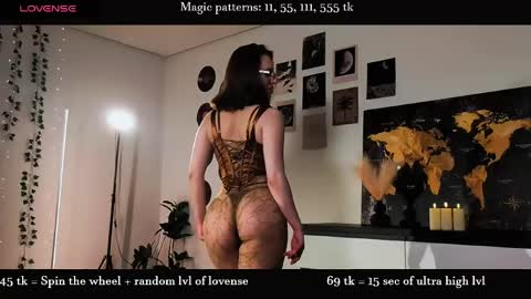 Snapshot of alicia_art_ chatting on 06/06/26, 06:12 Alicia online show from 06/06/26, 06:12