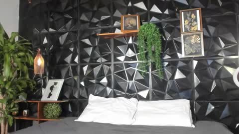 Snapshot of alicia_colton chatting on 03/03/26, 12:11 Alicia online show from 03/03/26, 12:11