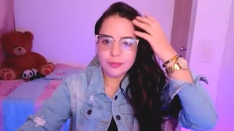 Snapshot of alicia_hotxx chatting on 03/20/26, 06:13 alison online show from 03/20/26, 06:13