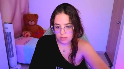Snapshot of alicia_hotxx chatting on 04/16/26, 09:39 alison online show from 04/16/26, 09:39