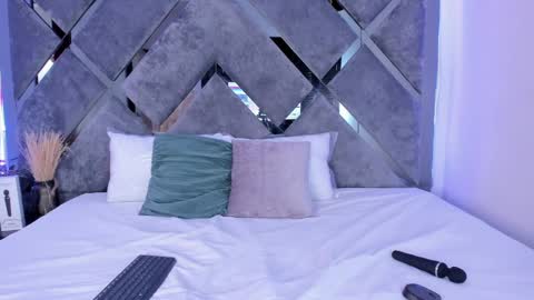 Alice  online show from 01/23/25, 02:39