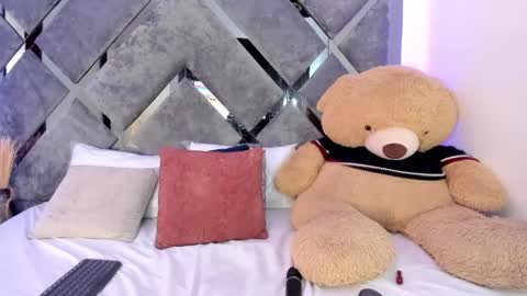 Alice  online show from 02/02/25, 04:00