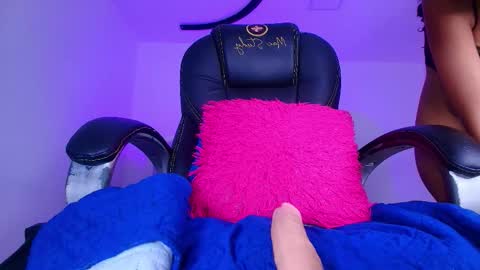 Snapshot of alicia_kyse chatting on 02/24/26, 03:04 Alicia Kyse online show from 02/24/26, 03:04