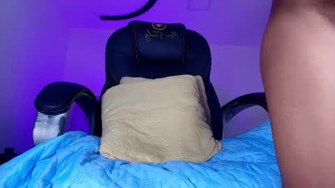 Alicia Kyse  online show from 04/15/26, 01:12