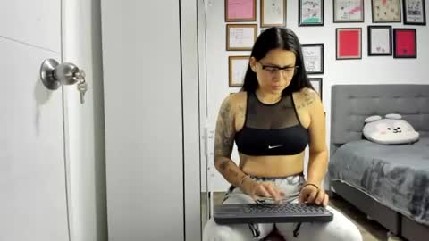 Snapshot of alicia_rainbow chatting on 07/01/26, 04:03 alicia_rainbow online show from 07/01/26, 04:03