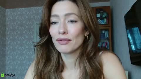 Alicia online show from 11/12/25, 06:14