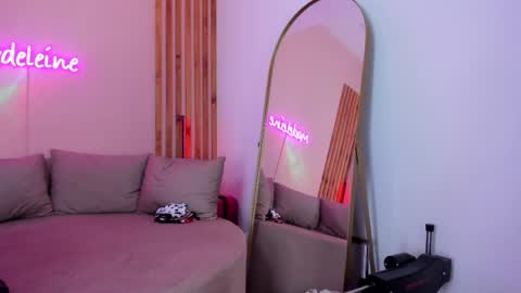 alicia_summer_ online show from 06/02/26, 08:44