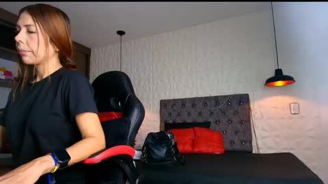 Snapshot of alicia_wonder_dl chatting on 04/27/26, 11:52 Ali online show from 04/27/26, 11:52