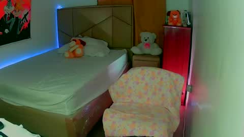 Snapshot of aliciabiden chatting on 12/10/24, 06:22 aliciabiden online show from 12/10/24, 06:22