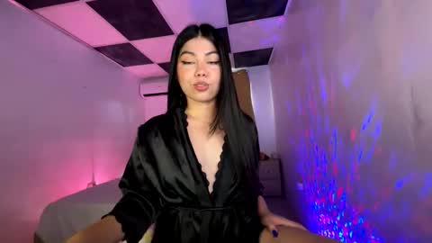 Snapshot of aliciabiden chatting on 03/07/25, 12:23 aliciabiden online show from 03/07/25, 12:23