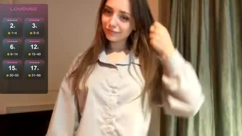 Snapshot of aliciacampbellia chatting on 04/18/26, 06:34 Alice online show from 04/18/26, 06:34