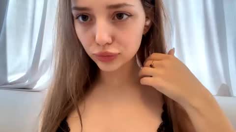 Snapshot of aliciacampbellia chatting on 05/19/26, 08:42 Alice online show from 05/19/26, 08:42