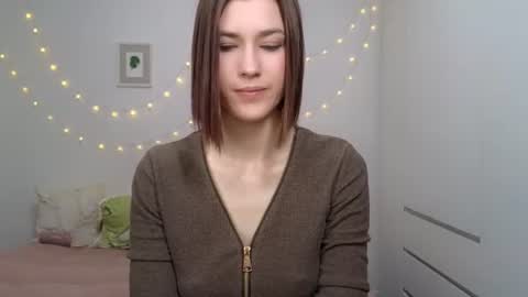 Snapshot of alicianoveli chatting on 06/17/26, 05:32 alicianoveli online show from 06/17/26, 05:32