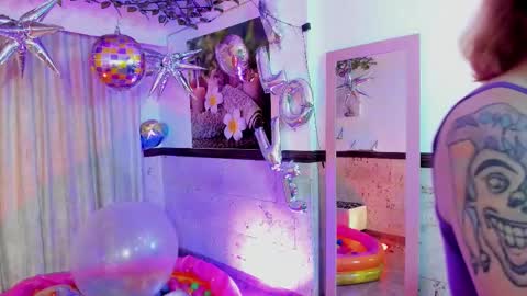  Alicia  online show from 12/05/25, 12:03