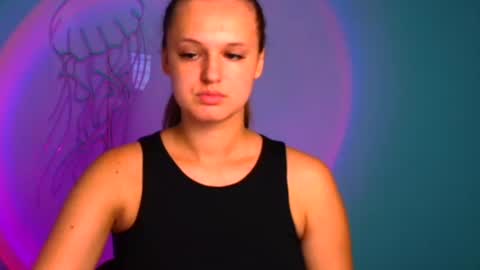Snapshot of alicie_dream_ chatting on 09/09/25, 11:21 Alicie online show from 09/09/25, 11:21