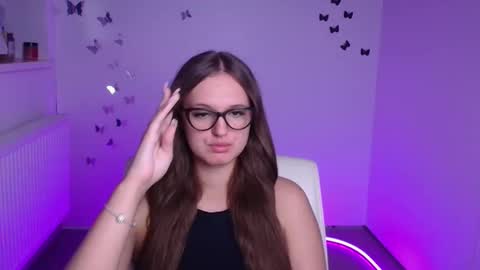 Snapshot of alicie_dream_ chatting on 09/10/25, 11:10 Alicie online show from 09/10/25, 11:10