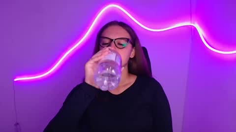 Snapshot of alicie_dream_ chatting on 09/11/25, 05:07 Alicie online show from 09/11/25, 05:07