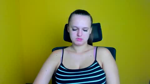 Snapshot of alicie_dream_ chatting on 09/16/25, 05:41 Alicie online show from 09/16/25, 05:41