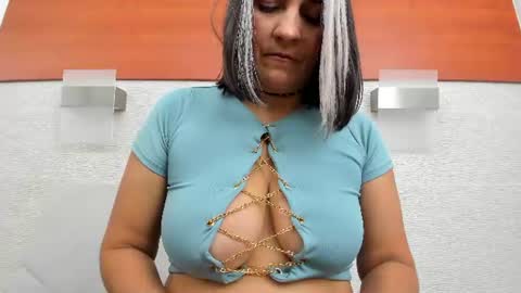 Snapshot of alicie_green chatting on 06/22/26, 02:46 im tutti online show from 06/22/26, 02:46