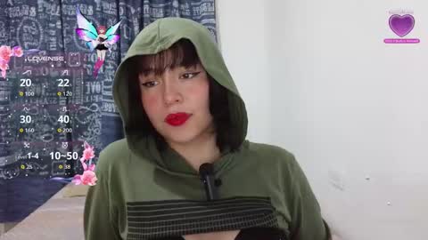 Snapshot of aliciia_23 chatting on 11/13/25, 11:14 aliciia_23 online show from 11/13/25, 11:14