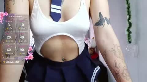 Snapshot of aliciia_23 chatting on 02/05/26, 10:47 aliciia_23 online show from 02/05/26, 10:47