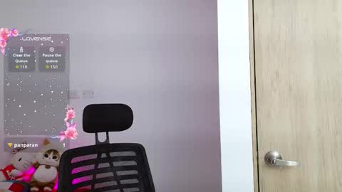 Snapshot of aliciia_23 chatting on 03/04/26, 11:22 aliciia_23 online show from 03/04/26, 11:22