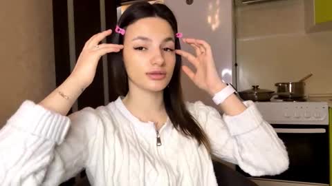 Niki online show from 02/15/26, 01:41