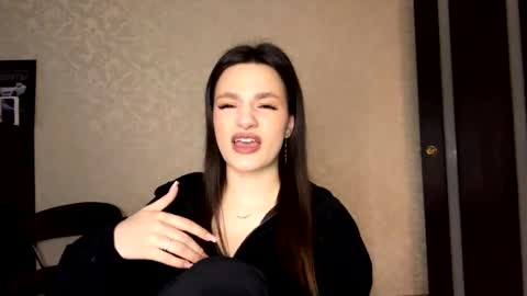 Niki online show from 03/22/26, 03:15