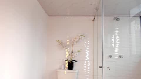 Snapshot of alidiaz__ chatting on 03/01/25, 06:54 Ali Diaz online show from 03/01/25, 06:54