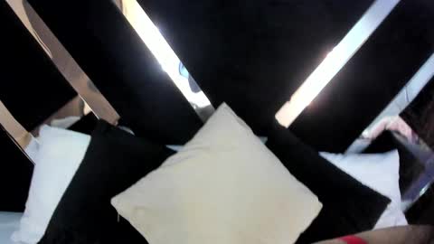 Snapshot of alidiaz__ chatting on 12/20/25, 07:32 Ali Diaz online show from 12/20/25, 07:32