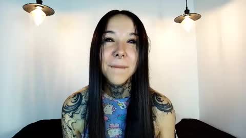 Snapshot of alien_eyes09 chatting on 07/25/26, 01:47 online show from 07/25/26, 01:47