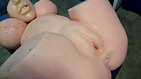 Doll Destroyer online show from 04/16/26, 01:34