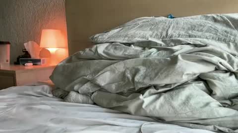 Aliensuppstar online show from 04/09/26, 09:53