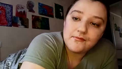 Snapshot of alifil3 chatting on 10/26/25, 10:32 Alifil3 online show from 10/26/25, 10:32