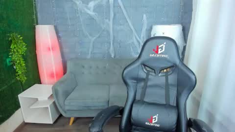 Alice online show from 12/25/24, 05:58