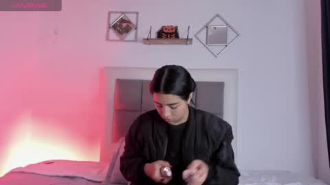 aliice_walker_ online show from 01/11/25, 12:40