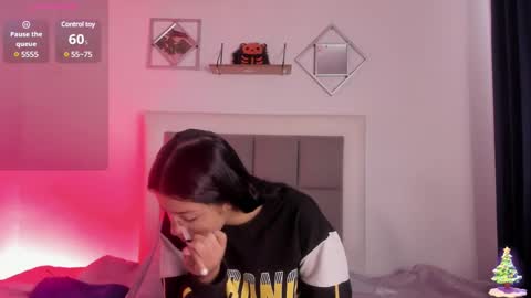 aliice_walker_ online show from 01/17/25, 12:31