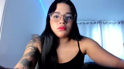 aliice_walker_ online show from 10/23/25, 02:05