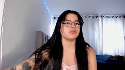 aliice_walker_ online show from 10/24/25, 03:08