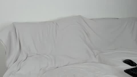 Snapshot of alikuskya chatting on 05/13/26, 02:42 Dan online show from 05/13/26, 02:42