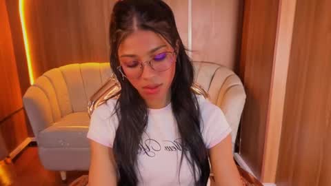 Snapshot of alina_b_ chatting on 05/26/26, 08:05 alina_b_ online show from 05/26/26, 08:05