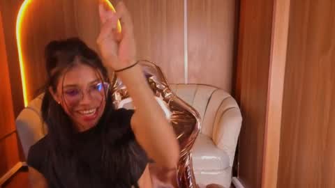 Snapshot of alina_b_ chatting on 05/27/26, 01:57 alina_b_ online show from 05/27/26, 01:57