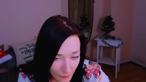 Snapshot of alina_cute_ chatting on 12/21/24, 02:26 Alina online show from 12/21/24, 02:26