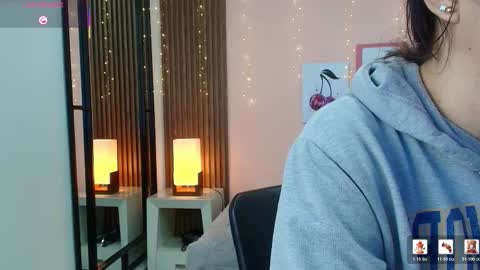 Snapshot of alina_martinelli chatting on 02/17/26, 11:40 Alina online show from 02/17/26, 11:40