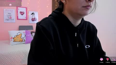 Snapshot of alina_martinelli chatting on 02/23/26, 11:18 Alina online show from 02/23/26, 11:18