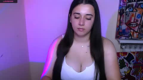 Snapshot of alinaasti_ chatting on 06/05/26, 07:36 Alina online show from 06/05/26, 07:36