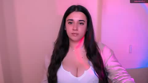 Snapshot of alinaasti_ chatting on 06/11/26, 07:28 Alina online show from 06/11/26, 07:28